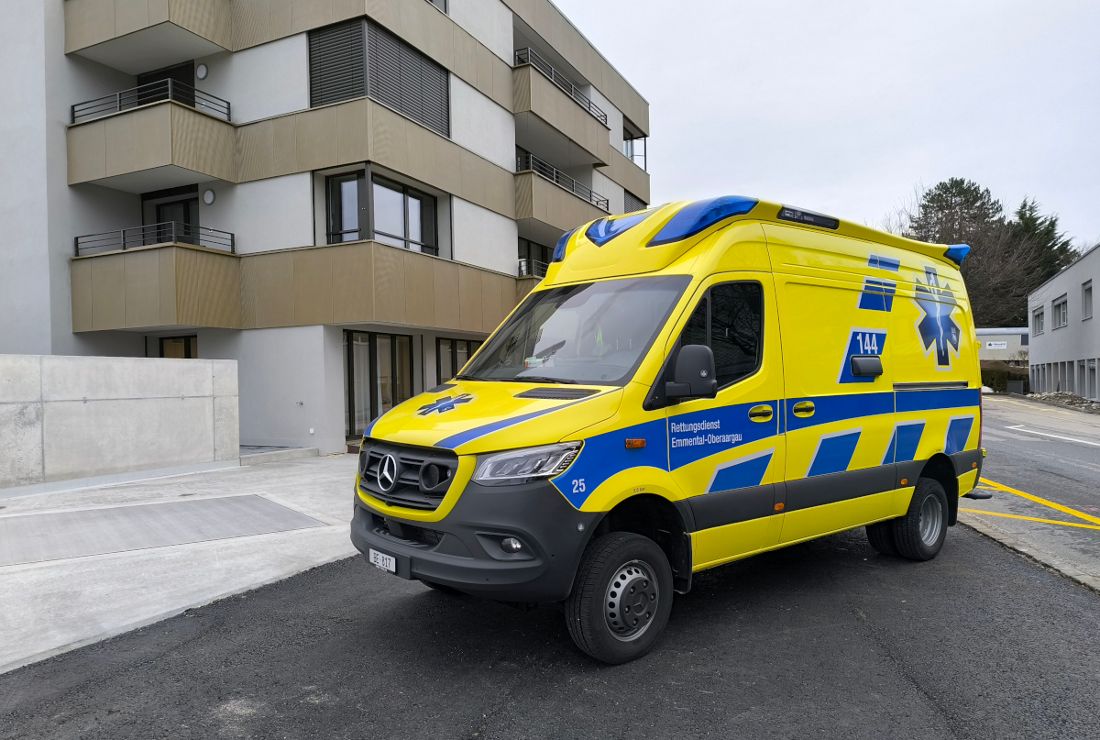 Notfallwagen_FB-LI.jpg Notfallwagen_FB-LI.jpg